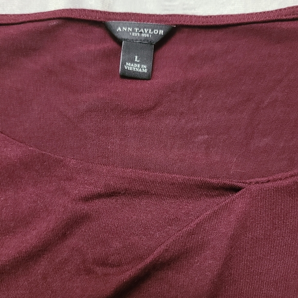 💞Ann Taylor Mid Sleeve  Burgundy Blouse 💞 - Picture 4 of 5